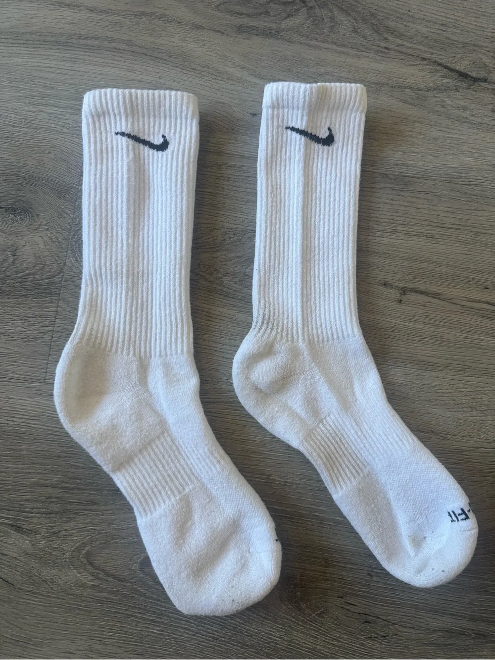 Nike Dri-FIT Cushioned Crew Athletic Socks (White)
